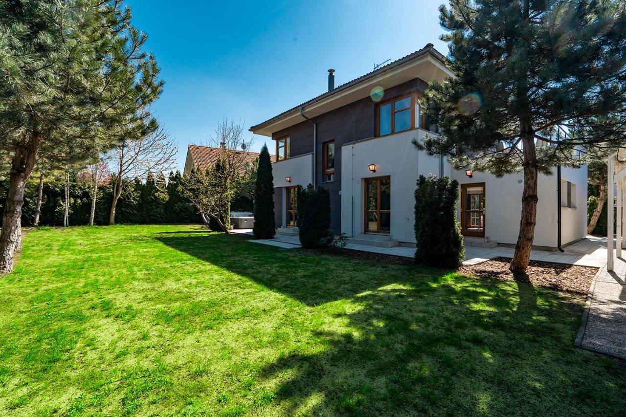 Serenity Prague Villa With Garden Jacuzzi Экстерьер фото
