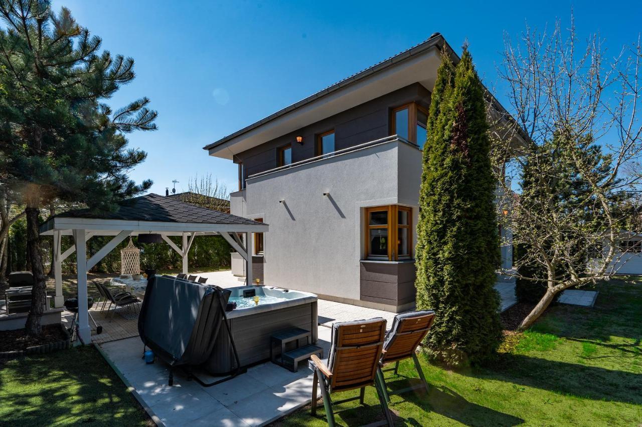 Serenity Prague Villa With Garden Jacuzzi Экстерьер фото