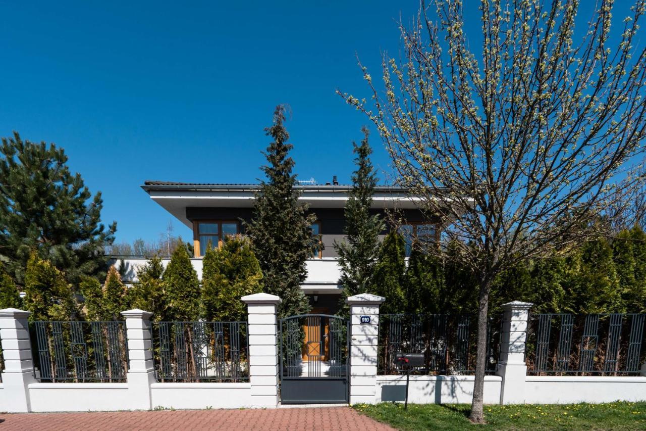 Serenity Prague Villa With Garden Jacuzzi Экстерьер фото
